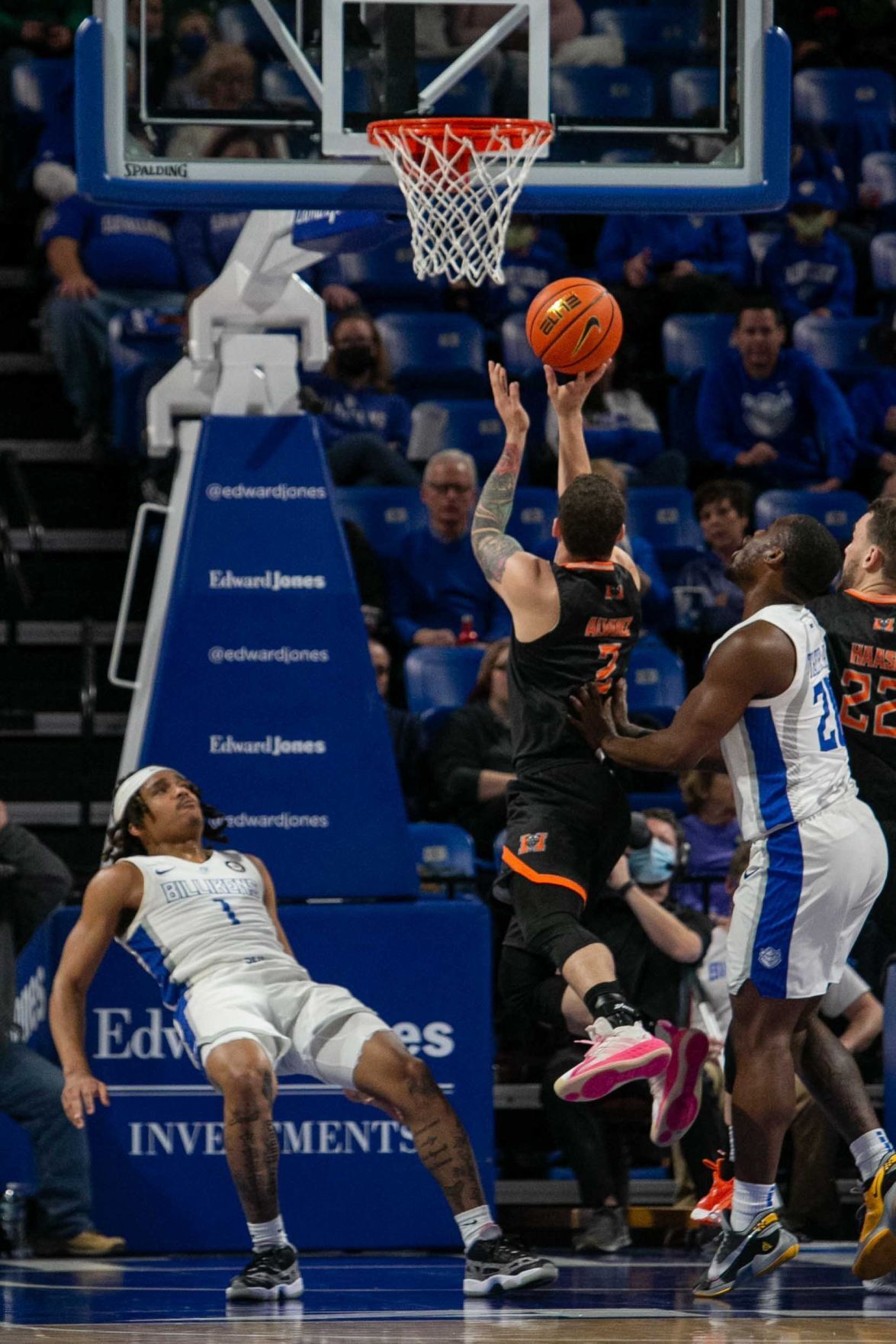 Billikens take on Bears at Chaifetz
